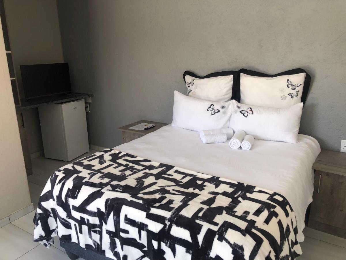 The Nest Overnight And Accommodation Usakos Luaran gambar